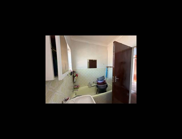 4 BEDROOM HOUSE FOR SALE IN BRACKENHURST